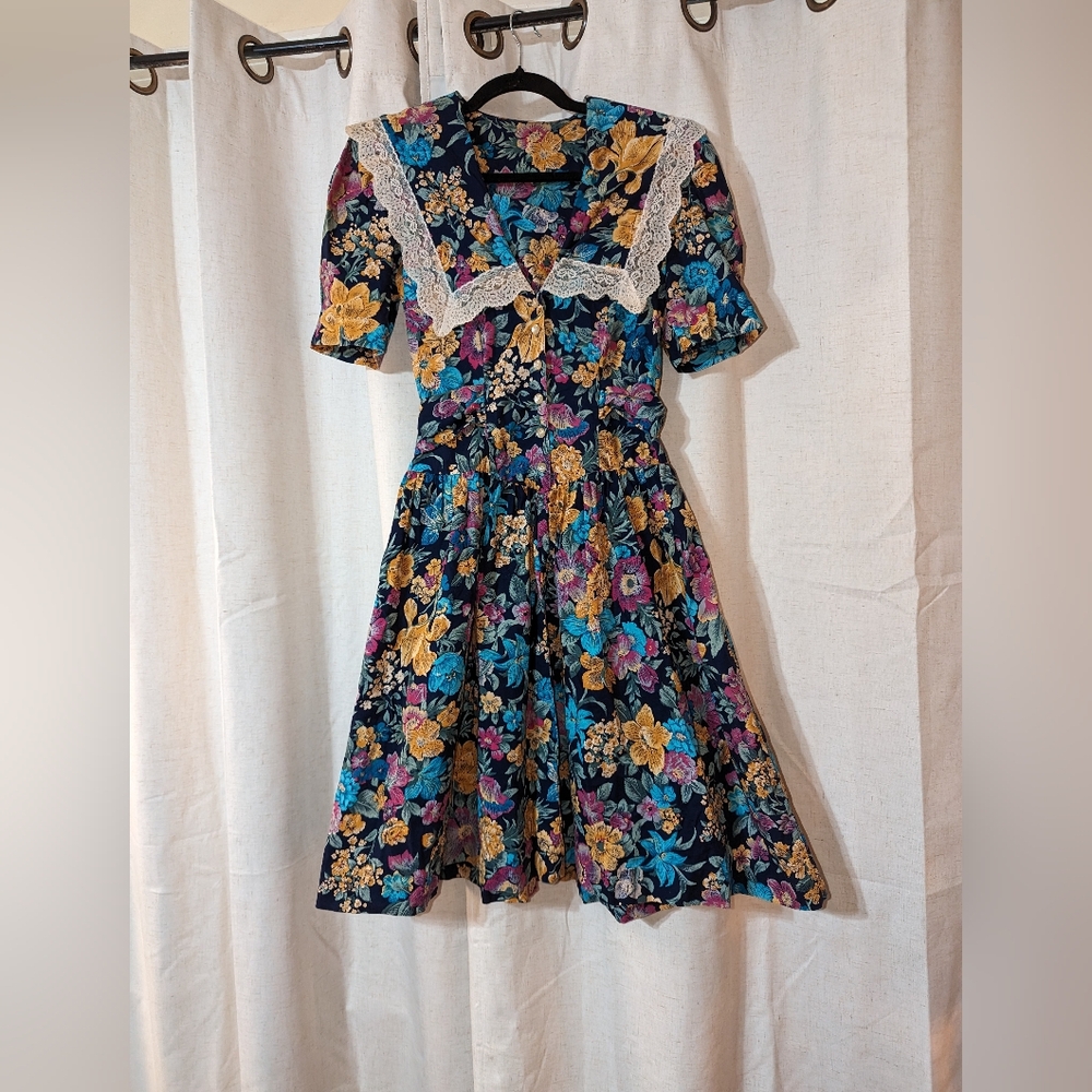 Vintage Floral Lace Collar Fitted Waist Dress